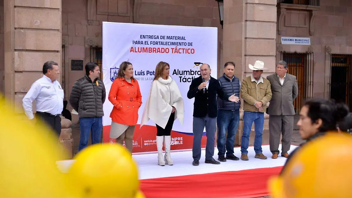 Entrega de luminarias en SLP (8)